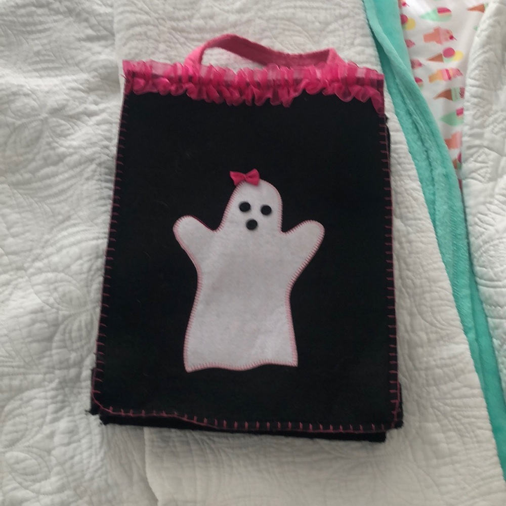 Felt boo trick or treating bag